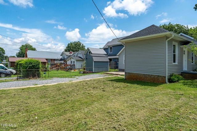 1007 Spring Street, Johnson City, TN 37604