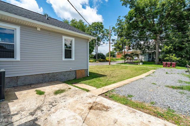 1007 Spring Street, Johnson City, TN 37604