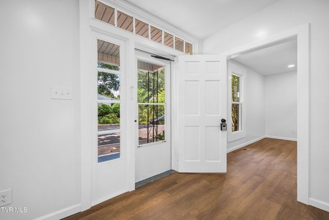 1007 Spring Street, Johnson City, TN 37604