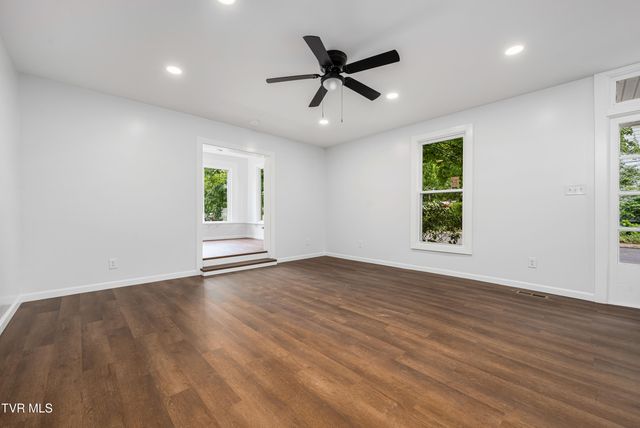 1007 Spring Street, Johnson City, TN 37604