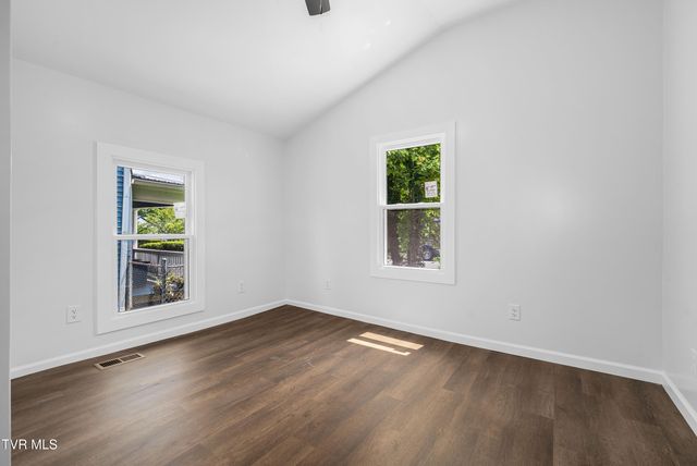 1007 Spring Street, Johnson City, TN 37604