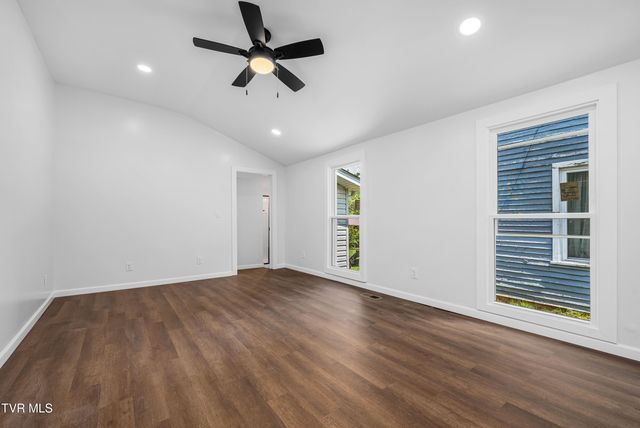 1007 Spring Street, Johnson City, TN 37604