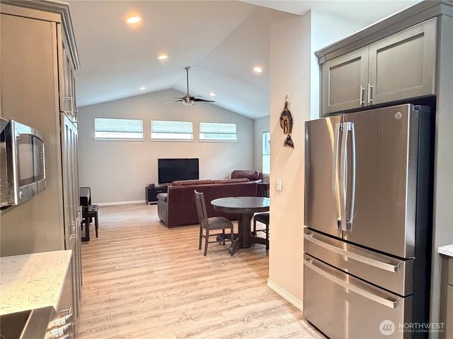 2252 W Rosecrans Court, Port Townsend, WA 98368