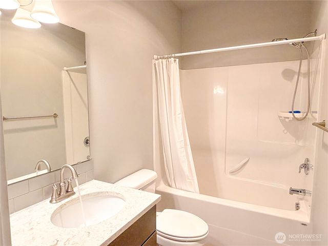 2252 W Rosecrans Court, Port Townsend, WA 98368