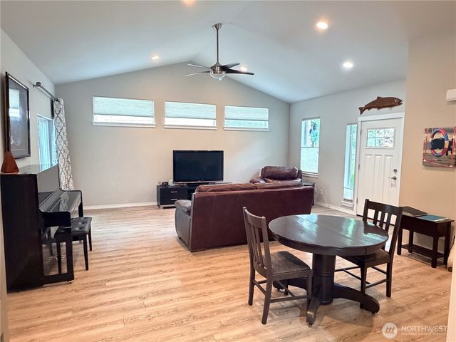 2252 W Rosecrans Court, Port Townsend, WA 98368