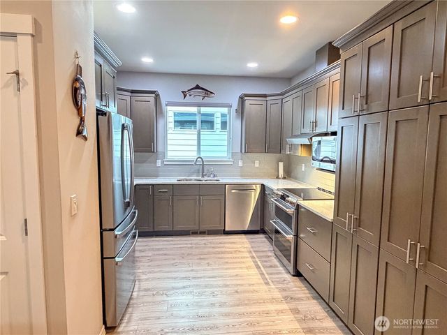2252 W Rosecrans Court, Port Townsend, WA 98368