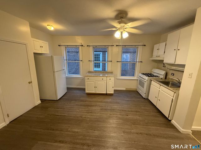 180 5th Street 1, Bridgeport, CT 06607