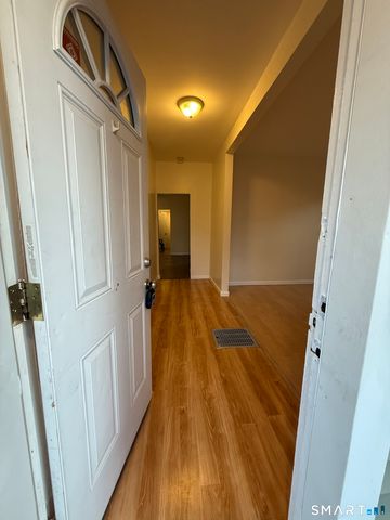 180 5th Street 1, Bridgeport, CT 06607