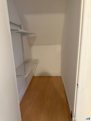 180 5th Street 1, Bridgeport, CT 06607