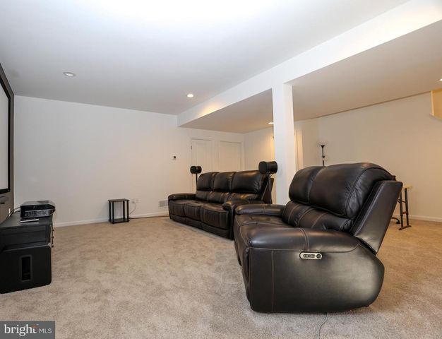 9 STONE MILL RD, Duncannon, PA 17020