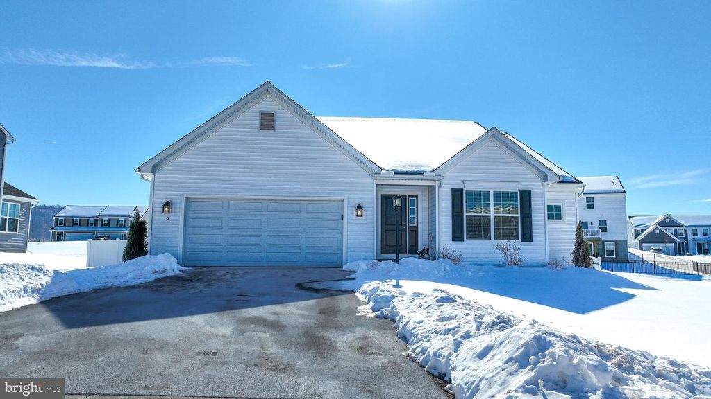 9 STONE MILL RD, Duncannon, PA 17020