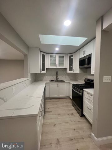3 LAKECREST CIR, Greenbelt, MD 20770