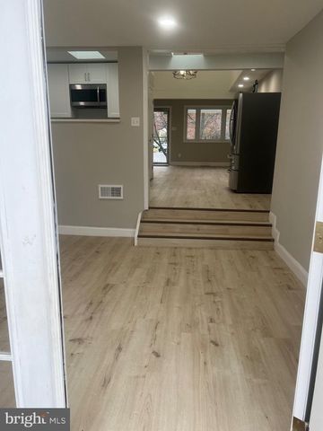3 LAKECREST CIR, Greenbelt, MD 20770