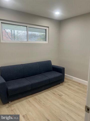 3 LAKECREST CIR, Greenbelt, MD 20770