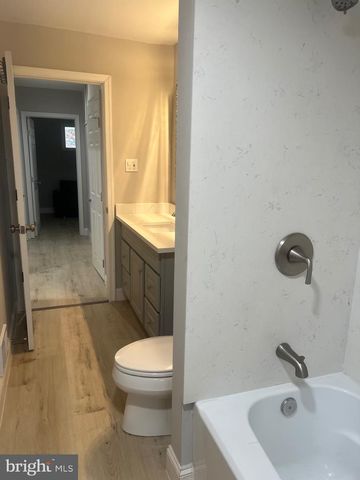 3 LAKECREST CIR, Greenbelt, MD 20770