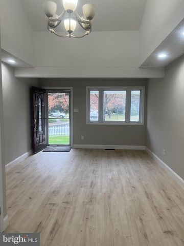 3 LAKECREST CIR, Greenbelt, MD 20770