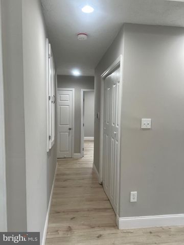 3 LAKECREST CIR, Greenbelt, MD 20770