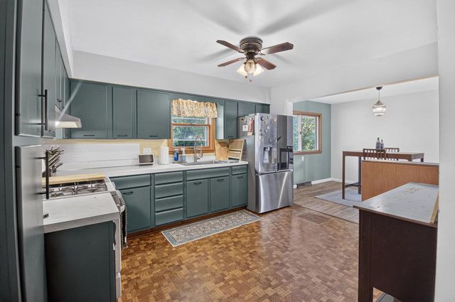 586 Oak STREET, Burlington, WI 53105