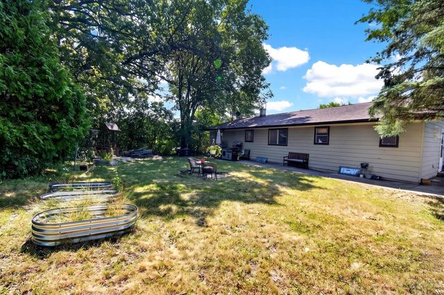 586 Oak STREET, Burlington, WI 53105