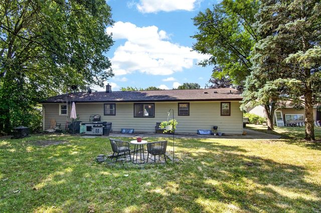586 Oak STREET, Burlington, WI 53105
