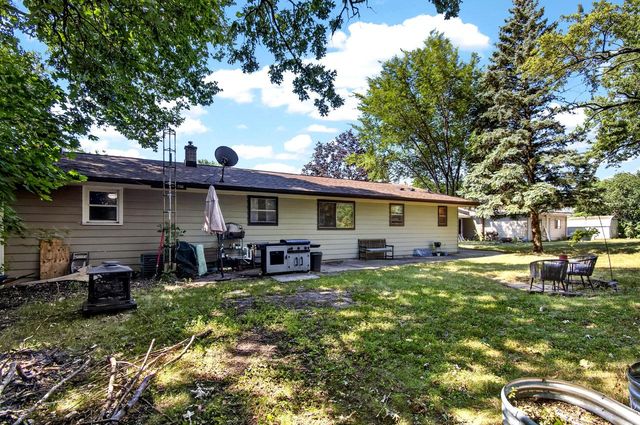 586 Oak STREET, Burlington, WI 53105