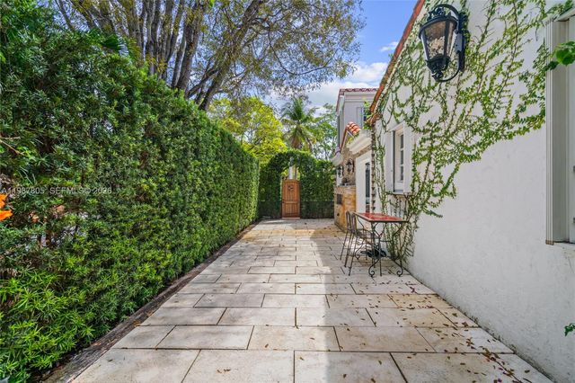 1900 Pizarro St, Coral Gables, FL 33134