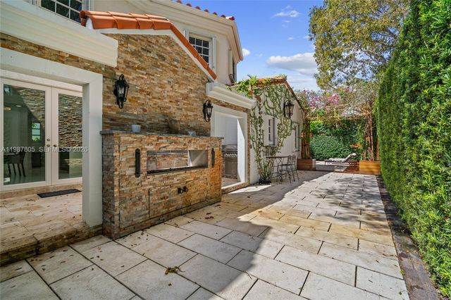 1900 Pizarro St, Coral Gables, FL 33134