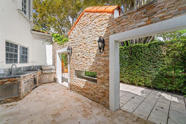 1900 Pizarro St, Coral Gables, FL 33134