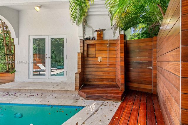 1900 Pizarro St, Coral Gables, FL 33134