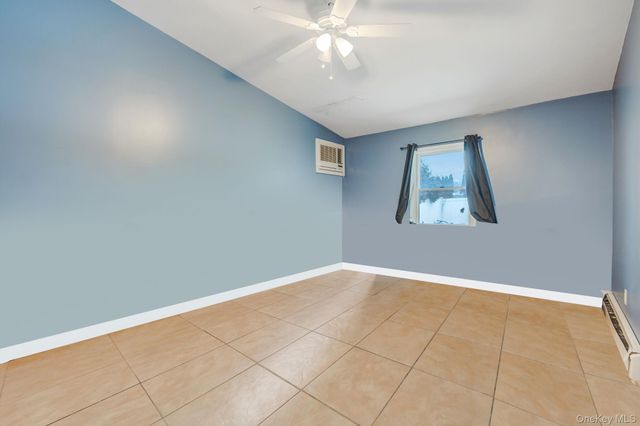 27 Mallard Road, Levittown, NY 11756