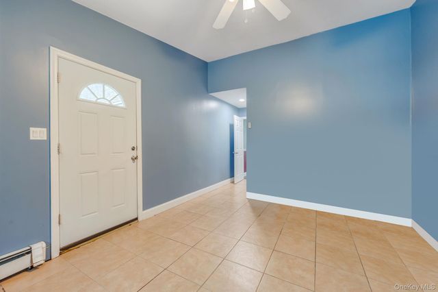 27 Mallard Road, Levittown, NY 11756