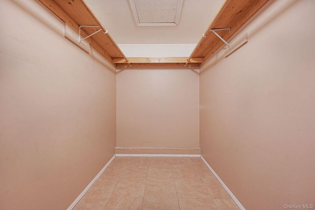 27 Mallard Road, Levittown, NY 11756