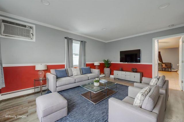 27 Mallard Road, Levittown, NY 11756