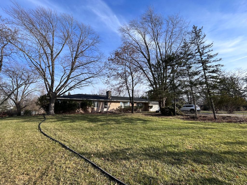 260 N saint marys Road, Libertyville, IL 60048