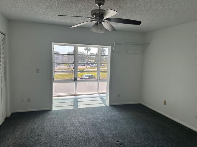 74 Royal Oak Court 204, Vero Beach, FL 32962