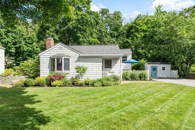 90 Summer St, Andover, MA 01810
