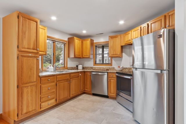 90 Summer St, Andover, MA 01810