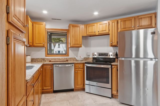 90 Summer St, Andover, MA 01810