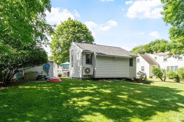 90 Summer St, Andover, MA 01810