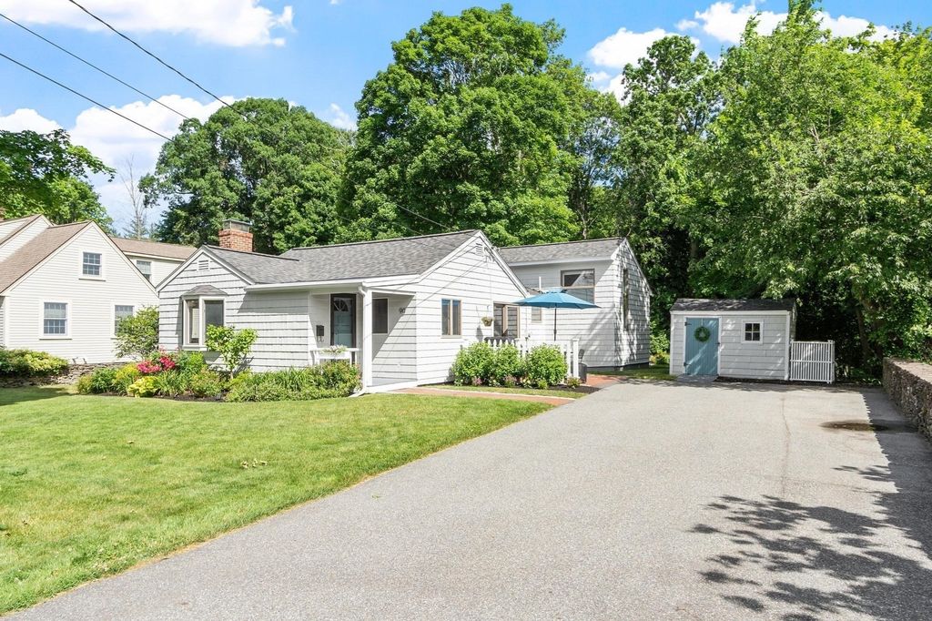 90 Summer St, Andover, MA 01810