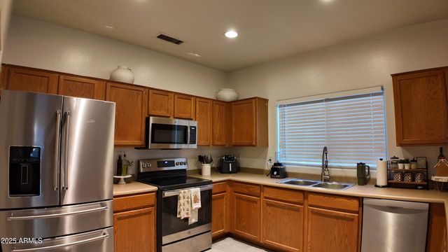 8330 W PAPAGO Street, Tolleson, AZ 85353