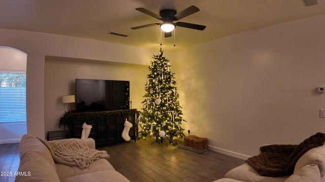 8330 W PAPAGO Street, Tolleson, AZ 85353