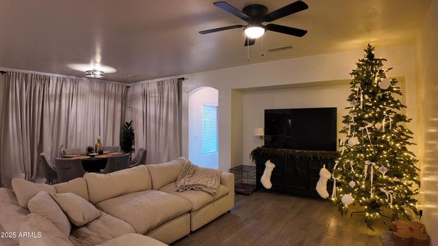 8330 W PAPAGO Street, Tolleson, AZ 85353