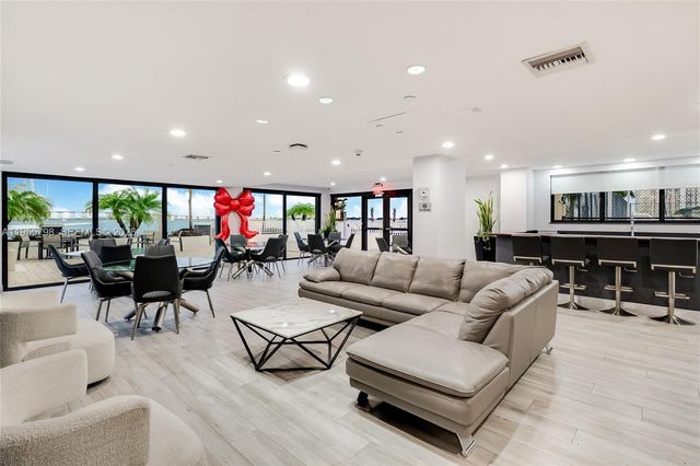 200 SE 15th Rd 15C, Miami, FL 33129