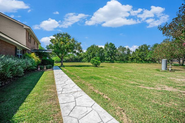 12421 Roy Road CR105, Brookside, TX 77581