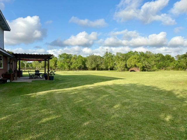 12421 Roy Road CR105, Brookside, TX 77581