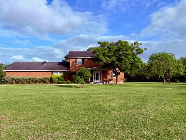 12421 Roy Road CR105, Brookside, TX 77581
