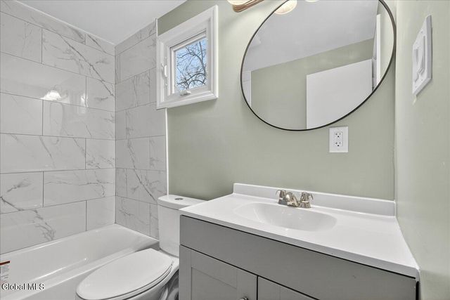 278 Donald Avenue, Schenectady, NY 12304