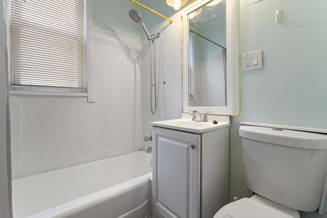 4318 S Hermitage Avenue, Chicago, IL 60609