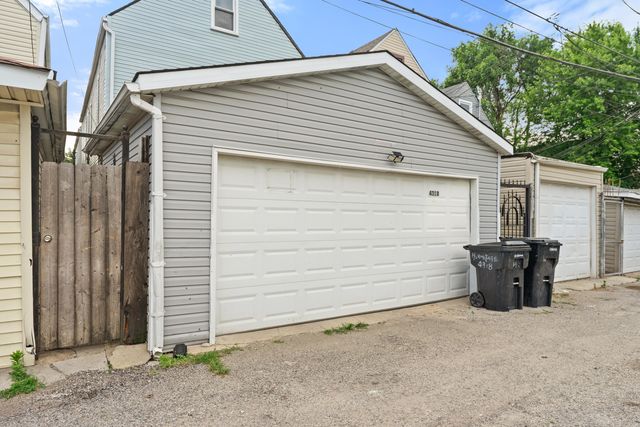 4318 S Hermitage Avenue, Chicago, IL 60609